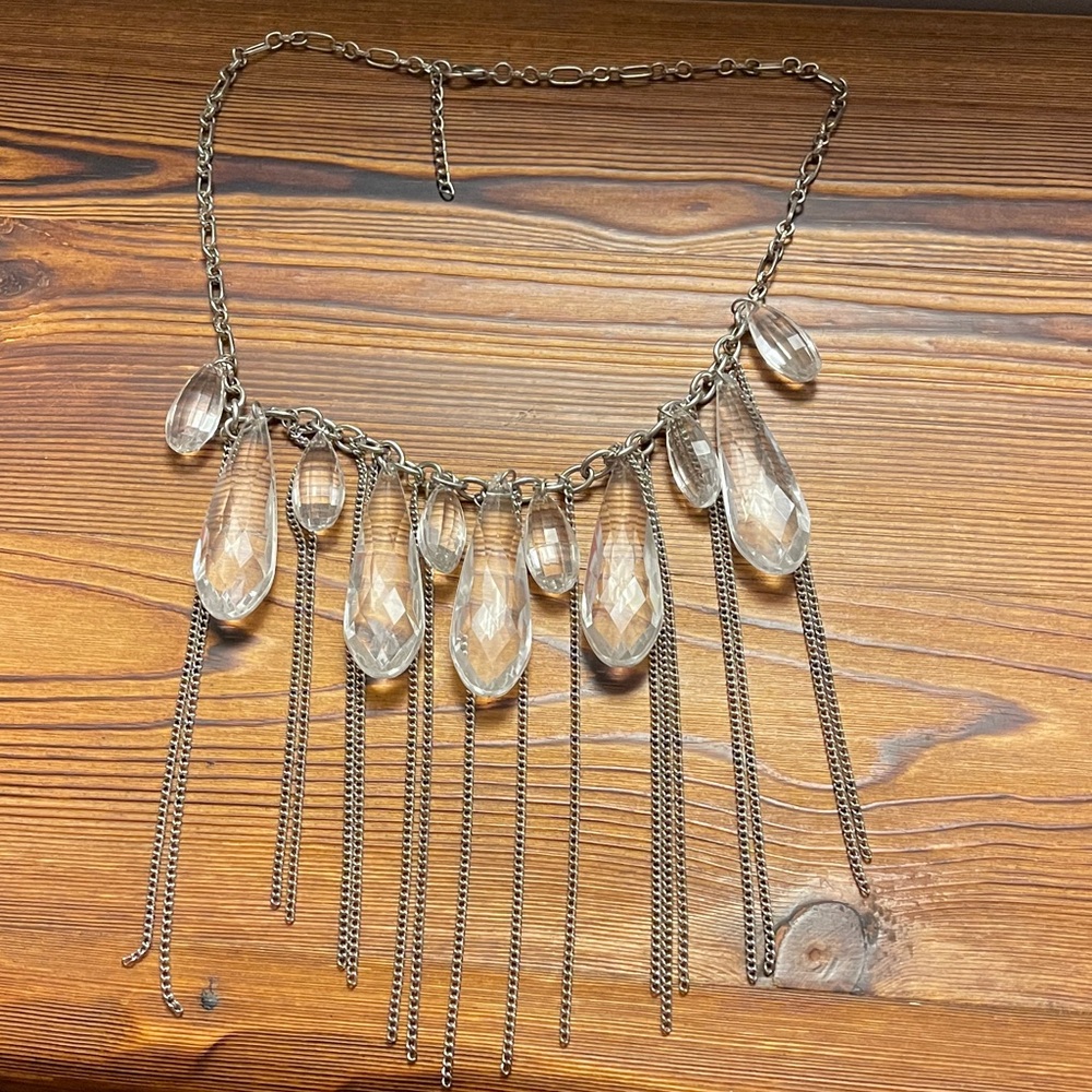 Elegant Silver Chain Necklace with Crystal Accents
